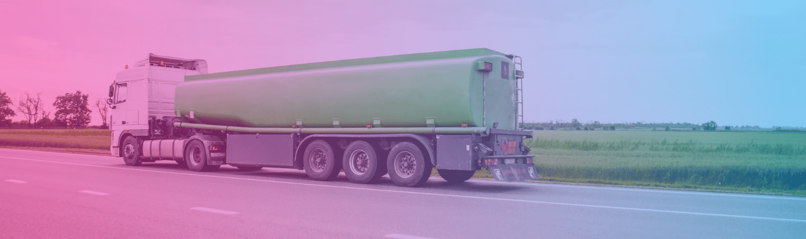Caminhão para transporte de produtos químicos