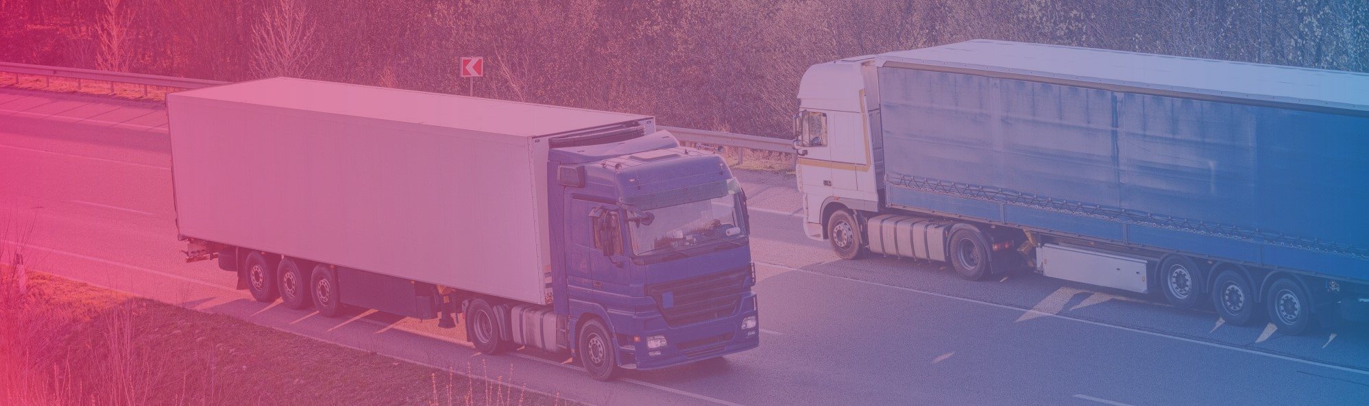 Caminhões realizam o transporte de cargas na logística brasileira